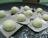Foto langkah ke 4 dari resep Donat Empuk Tanpa Kentang.