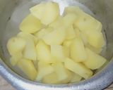 A picture of step 3 of Patato filling Tawa naan😋.
