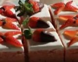 عکس مرحله 1 از دستور کیک ژله ای با توت فرنگی خانم ظروفي