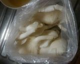 Foto langkah ke 1 dari resep Jamur crispy mayo.
