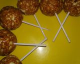 क्रिस्पी मूंगफली तिल गुड़ चॉकलेट लॉलीपॉप (Crispy moongfali til gu रेसिपी चरण 3 फोटो