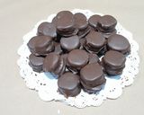 Foto del paso 5 de la receta: Alfajorcitos bañados de chocolate