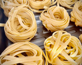 Foto del paso 1 de la receta: Nidos de tagliatelle con salsa alfredo