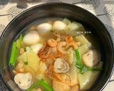 Hình bước làm 8 của món Hoành thánh lá nấu tôm khô, nấm rơm