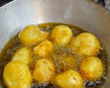 A picture of step 6 of Kashmiri dum aloo.