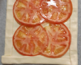 Foto del paso 5 de la receta: Coca de tomate y jamón