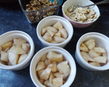 Foto del paso 1 de la receta: Peras al Oporto con crumble de nueces