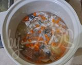 Foto langkah ke 2 dari resep MPASI #9: Bubur Beras Ikan Bawal Wor (5+).