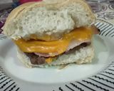 Foto del paso 3 de la receta: Hamburguesa Sencilla Express con : Cheddar Jamón y Huevo🤤😍