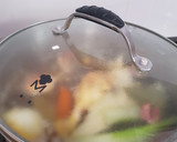 Foto del paso 2 de la receta: Caldo de pollo casero