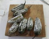 Foto del paso 2 de la receta: Chiles cuaresmeños rellenos de queso