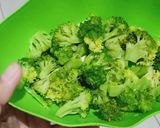Foto langkah ke 2 dari resep Tumis Brokoli sederhana.