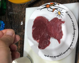 Foto del paso 1 de la receta: Solomillo de ternera en salsa de setas y puré de patata