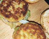 A picture of step 4 of Vegetable Mayo Burger.