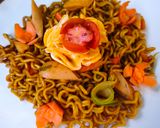 Foto langkah ke 5 dari resep Mie Goreng Sosis.