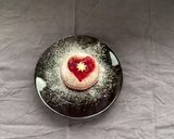 Foto del passaggio 9 della ricetta Tortino al Cioccolato, Amaretti e Fragole