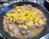 Une image de l'étape 15 de Porc à l'ananas, prune et gingembre.