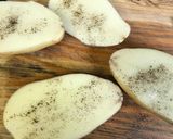 Foto del paso 1 de la receta: Papas en mitades al horno