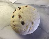 Foto del passaggio 3 della ricetta Pane alle nocciole, noci pecan e uvetta