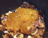 A picture of step 1 of Apricot Bacon Jam on Ground Pork Sandwiches.