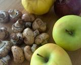 Foto del paso 1 de la receta Pollo relleno de membrillo, manzana y cebolla🎄