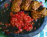 Foto langkah ke 3 dari resep Sambal bawang cabe merah.