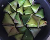 A picture of step 9 of Stuffed Leek Leaves.