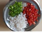 વેજ પીઝા (Veg. Pizza Recipe In Gujarati) રેસીપી સ્ટેપ1ફોટો