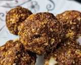A picture of step 5 of Choco cornflakes ladoos.