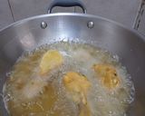 Foto langkah ke 9 dari resep Ayam Goreng Kremes.
