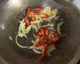 Foto langkah ke 3 dari resep Tumis jamur tiram wortel caisim.