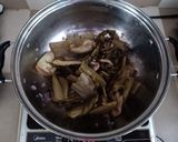 Hình bước làm 3 của món Heo quay kho dưa cải chua