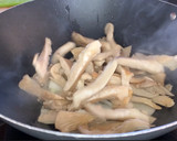 Foto del paso 3 de la receta: Noodles con setas y pollo