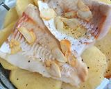 Foto del paso 7 de la receta: Merluza, papas y cebolla al pimentón.🇮🇹Nasello, patate, e cipolla