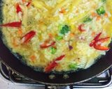 Foto langkah ke 2 dari resep Omelet Nasi (Rice Omelette).
