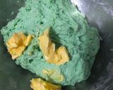 Foto langkah ke 2 dari resep Roti Pandan Empuk Tanpa Ulen Tanpa Telur.