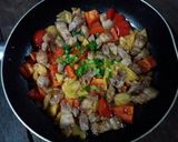 Hình bước làm 3 của món Thịt heo xào dứa thơm ngon