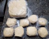 Foto langkah ke 6 dari resep Donat Pisang Frozen Empuk & Lembut.