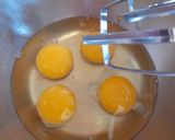 Foto del paso 1 de la receta: Bizcochuelo de limón con glasé súper esponjoso