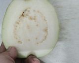 Gambar langkah 2 resipi Guava Juice with Baobab Powder.