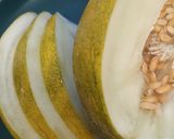 A picture of step 1 of Juicy limelon.