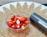 पैशन फ्रूट स्ट्रॉबेरी कूलर (Passion Fruit Strawberry Cooler) रेसिपी चरण 2 फोटो