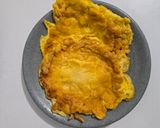 Foto langkah ke 4 dari resep Telur Dadar Gimbal.