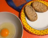 Foto del paso 1 de la receta: Huevo roto con tostadas de salmón