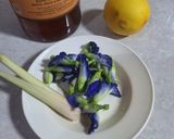 Foto langkah ke 1 dari resep Wedang Telang Lemon Sereh.