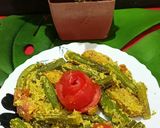 A picture of step 5 of Dherosh Sorshe Poshto (Bhindi mustard Poppy seeds paste).