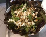 Une image de l'étape 6 de Salade feuille de chêne aux noix, feta et persil frais (avec sauce fruitée).