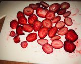 عکس مرحله 1 از دستور کیک شکلاتی با تکه های توت فرنگی 🍓😍❤️🥰