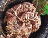 Foto langkah ke 2 dari resep Sambal Mangga Terasi Lamongan.