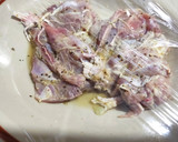 Foto del paso 1 de la receta: Muslos de pollo fritos deshuesados